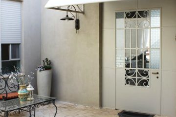 הכניסה לבית מתחילה מהדלת: השוואה בין דלתות כניסה מברזל לאלומיניום